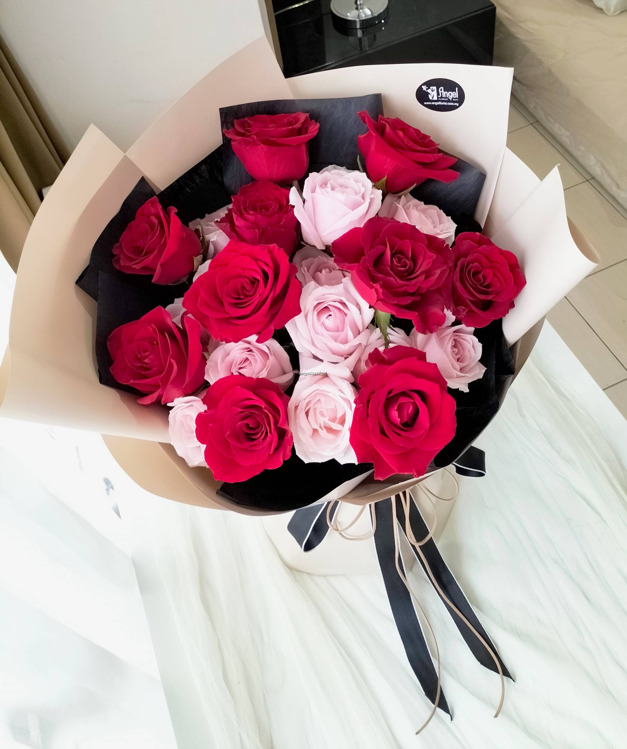Brooklyn Red and Pink Roses Bouquet