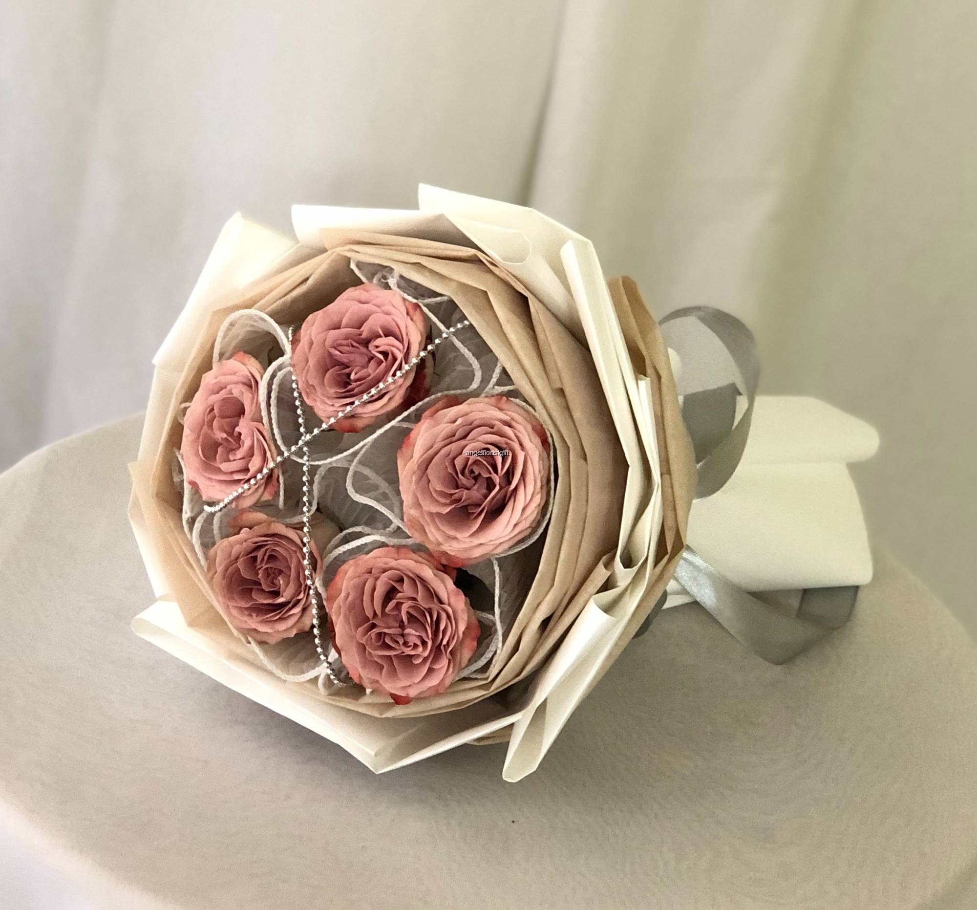 Chelsea Cappuccino Roses Round Bouquet